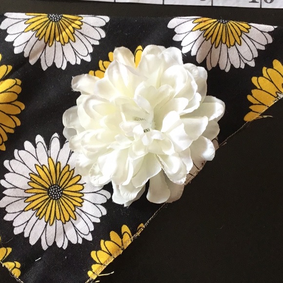 Flower print dog bandannas - Picture 5 of 5